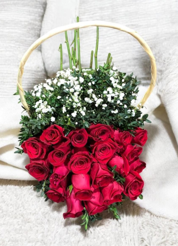 Canasto con Rosas Rojas