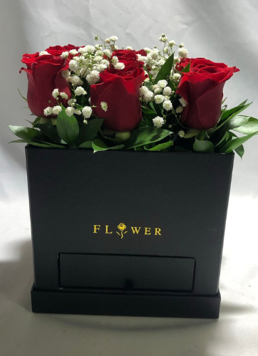 Box Cuadrado con Rosas y bombones