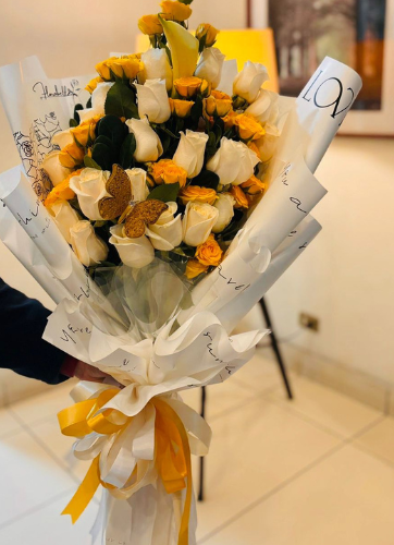 Ramo con Rosas y Mini Rosas